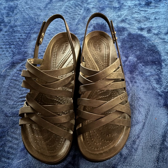 CROCS Women's Dark Brown Strappy Sandals - Picture 4 of 4